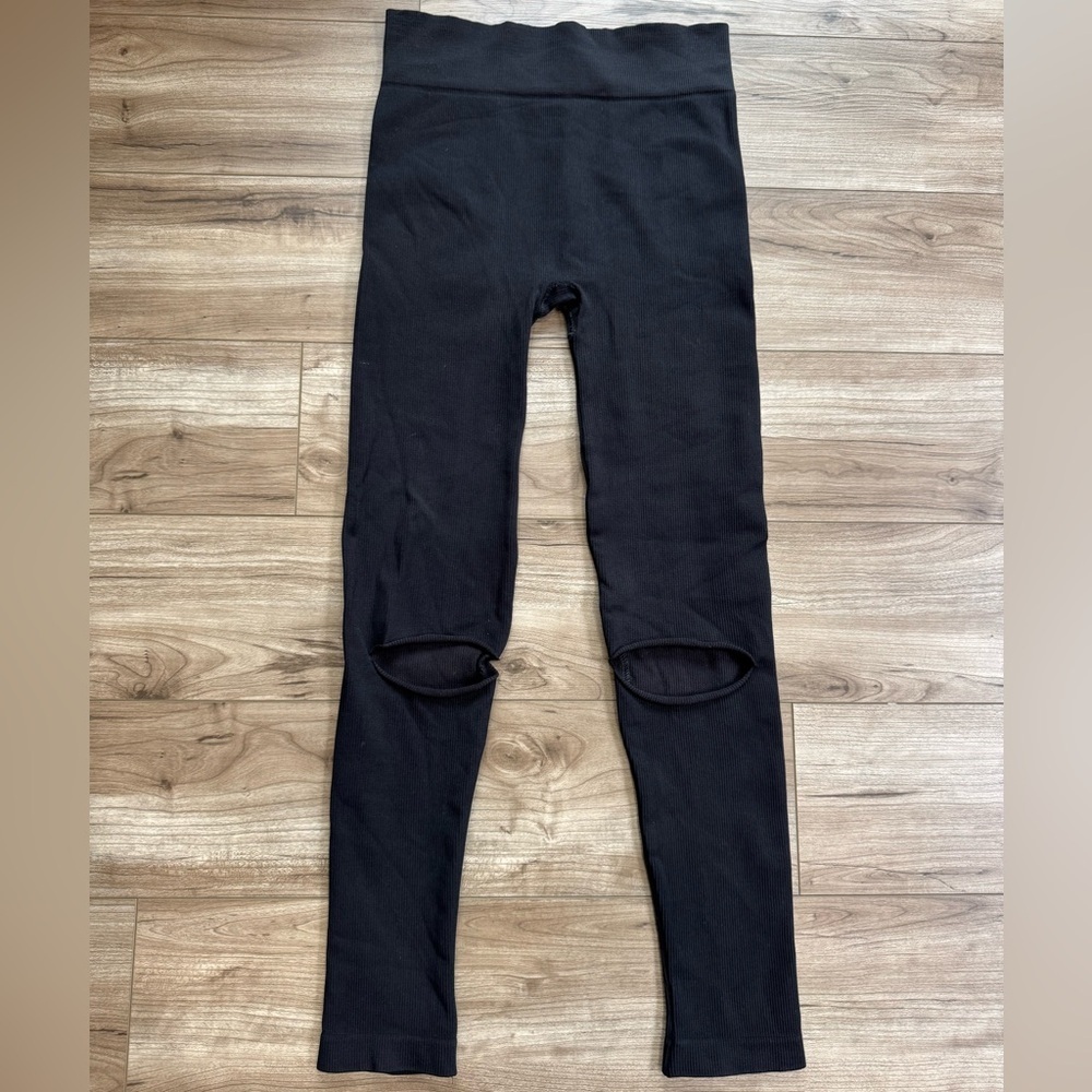 FP Movement by Free People Black High-Rise Knee-Cut Leggings - Picture 5 of 14